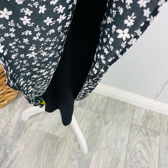 Calvin Klein Printed Angle Contrast FloralHem Chiffon High Waisted Skirt - Picture 5 of 9